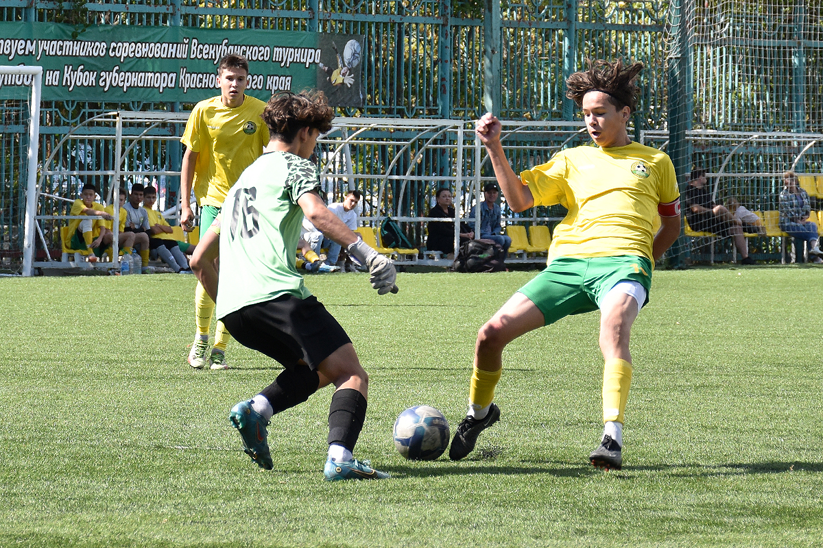 Юфо кубань. Кубань (футбольный клуб). Новатор химки 2010 года. Юфо кубань. Юфо кубань.